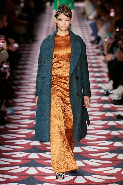 Look 1